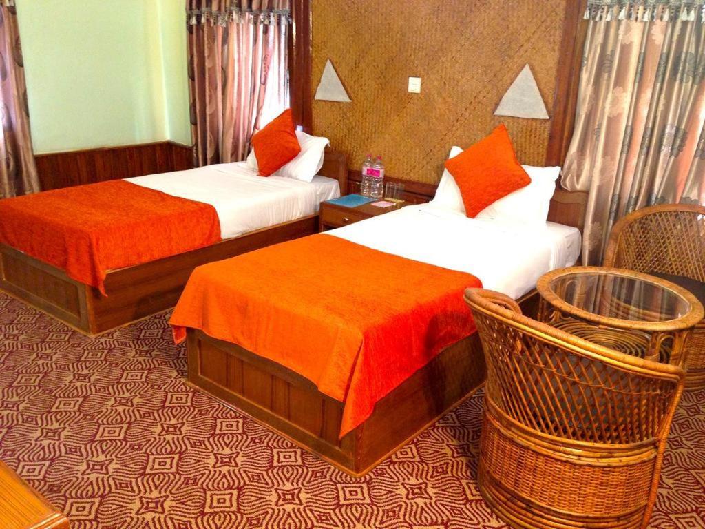 Himalayan Deurali Resort Pokhara Esterno foto